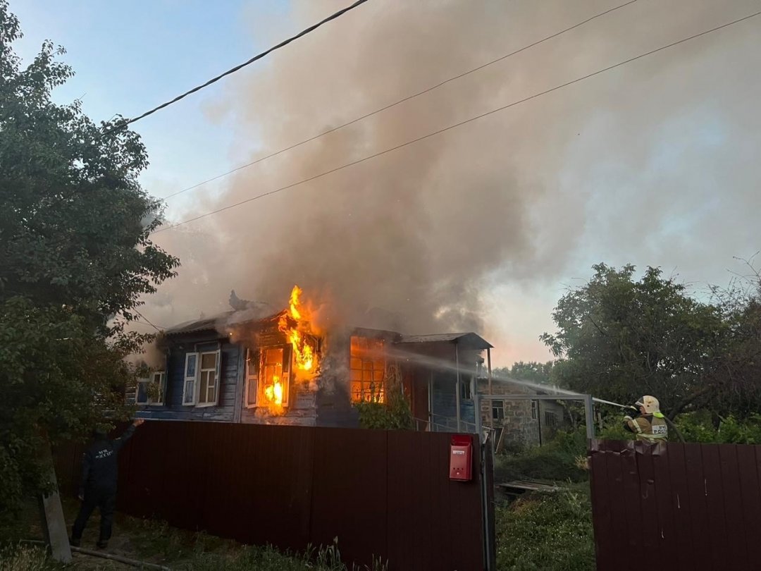 Пожар в частном доме в Мартыновском районе.